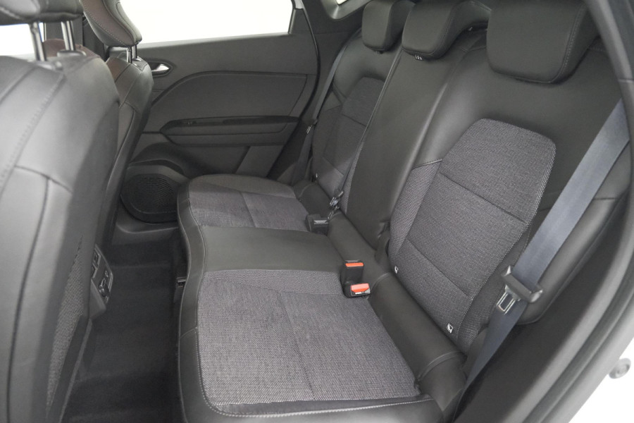 Renault Captur 1.6 E-Tech hybrid 145 SL Rive Gauche | Trekhaak | Camera | Apple Carplay | 9.3 Inch Grootscherm