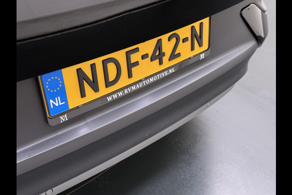 Volkswagen ID.5 Pro 77 kWh PANORAMADAK | ADAPTIVE CRUISE CONTROL | 360° CAMERA | 92% SOH | STOEL VERWARMING | APPLE CARPLAY / ANDROID AUTO