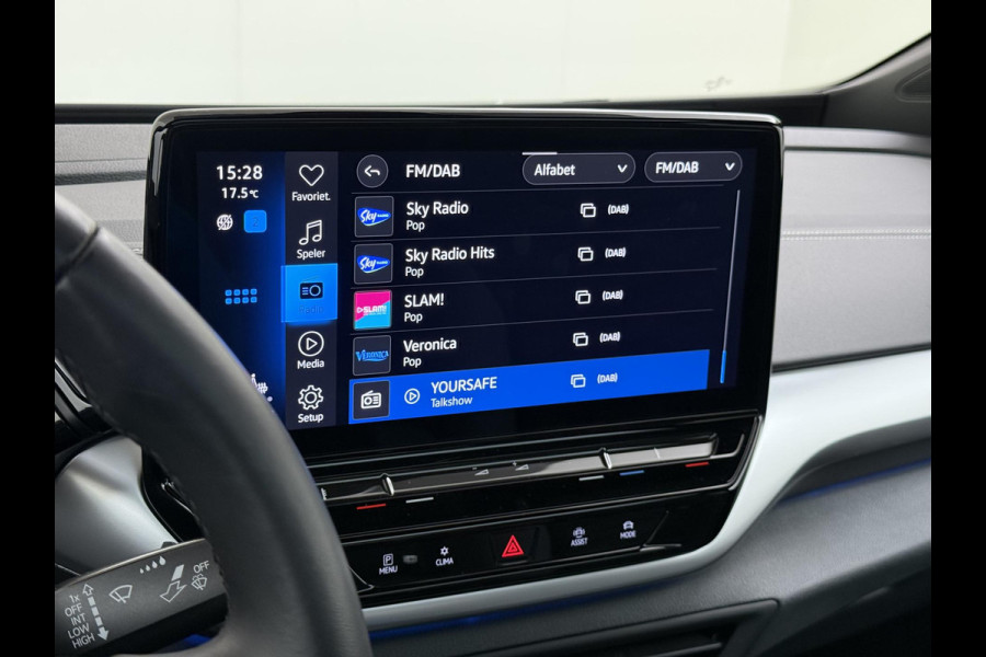 Volkswagen ID.5 Pro 77 kWh PANORAMADAK | ADAPTIVE CRUISE CONTROL | 360° CAMERA | 92% SOH | STOEL VERWARMING | APPLE CARPLAY / ANDROID AUTO
