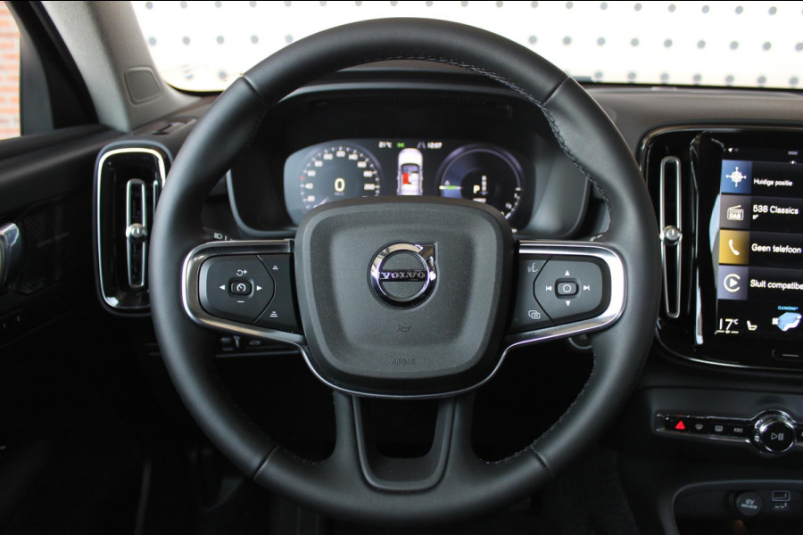 Volvo XC40 T5 262PK Automaat Recharge Plus Bright Draadloos opladen / Apple Carplay / Adaptieve cruise control / Blis / 18" lichtmetalen velgen / Parkeercamera achter