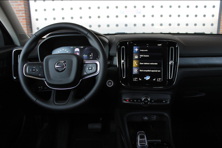 Volvo XC40 T5 262PK Automaat Recharge Plus Bright Draadloos opladen / Apple Carplay / Adaptieve cruise control / Blis / 18" lichtmetalen velgen / Parkeercamera achter