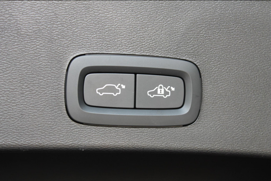 Volvo XC40 T5 262PK Automaat Recharge Plus Bright Draadloos opladen / Apple Carplay / Adaptieve cruise control / Blis / 18" lichtmetalen velgen / Parkeercamera achter