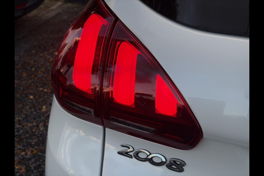 Peugeot 2008 1.2 PureTech Allure ✓Camera✓Navi✓Carplay✓Halfleder✓110pk✓Dealer Onderhouden✓Clima✓Cruise✓Pdc✓Lm velgen✓Automaat✓N.A.P✓Apk tot 03-2027