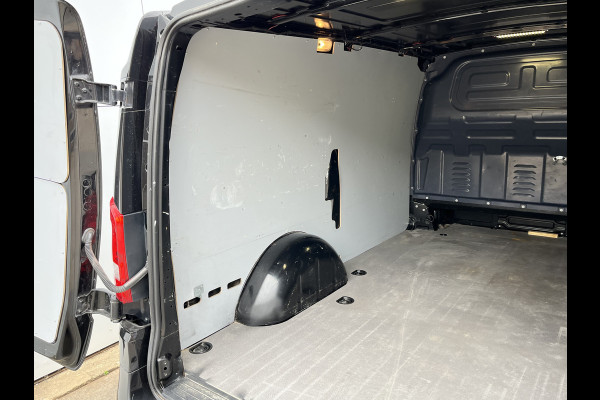 Mercedes-Benz Vito 119 1.9 CDI 190pk Automaat L2H1 Climate Control Adaptieve Cruise Control Trekhaak Navigatie Camera Stoelverwarming
