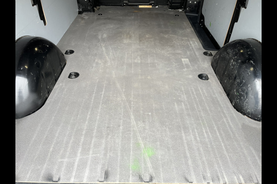 Mercedes-Benz Vito 119 1.9 CDI 190pk Automaat L2H1 Climate Control Adaptieve Cruise Control Trekhaak Navigatie Camera Stoelverwarming