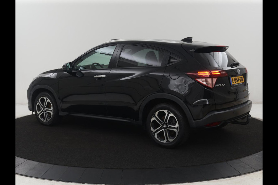 Honda HR-V 1.5 i-VTEC Executive | Panoramadak | Half leder | Cruise control | Trekhaak | Lane assist | Stoelverwarming | Camera | Park assist