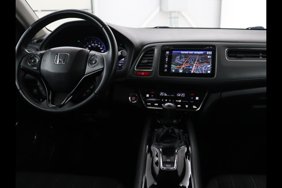 Honda HR-V 1.5 i-VTEC Executive | Panoramadak | Half leder | Cruise control | Trekhaak | Lane assist | Stoelverwarming | Camera | Park assist