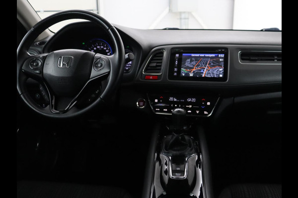 Honda HR-V 1.5 i-VTEC Executive | Panoramadak | Half leder | Cruise control | Trekhaak | Lane assist | Stoelverwarming | Camera | Park assist