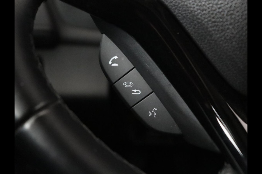 Honda HR-V 1.5 i-VTEC Executive | Panoramadak | Half leder | Cruise control | Trekhaak | Lane assist | Stoelverwarming | Camera | Park assist