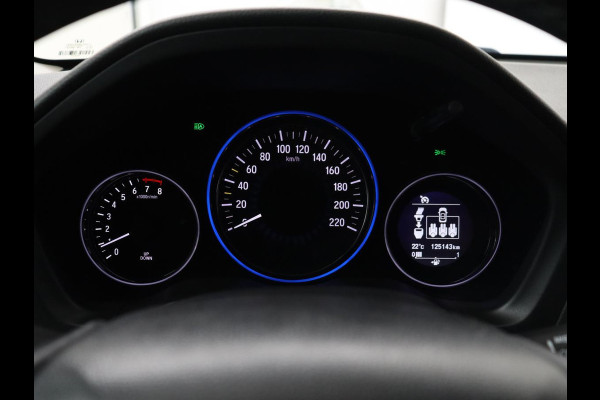 Honda HR-V 1.5 i-VTEC Executive | Panoramadak | Half leder | Cruise control | Trekhaak | Lane assist | Stoelverwarming | Camera | Park assist