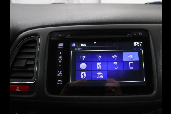 Honda HR-V 1.5 i-VTEC Executive | Panoramadak | Half leder | Cruise control | Trekhaak | Lane assist | Stoelverwarming | Camera | Park assist