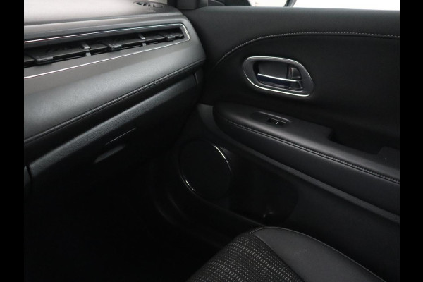 Honda HR-V 1.5 i-VTEC Executive | Panoramadak | Half leder | Cruise control | Trekhaak | Lane assist | Stoelverwarming | Camera | Park assist