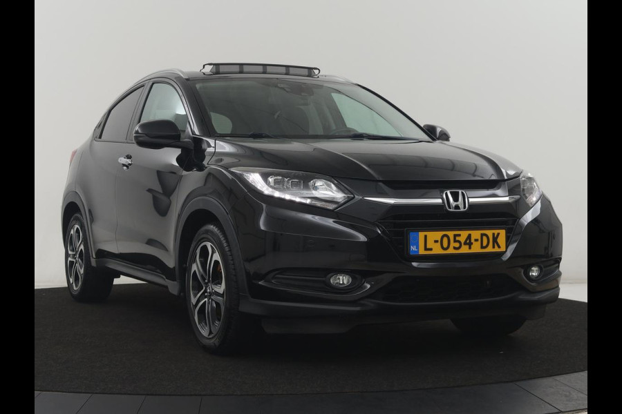 Honda HR-V 1.5 i-VTEC Executive | Panoramadak | Half leder | Cruise control | Trekhaak | Lane assist | Stoelverwarming | Camera | Park assist