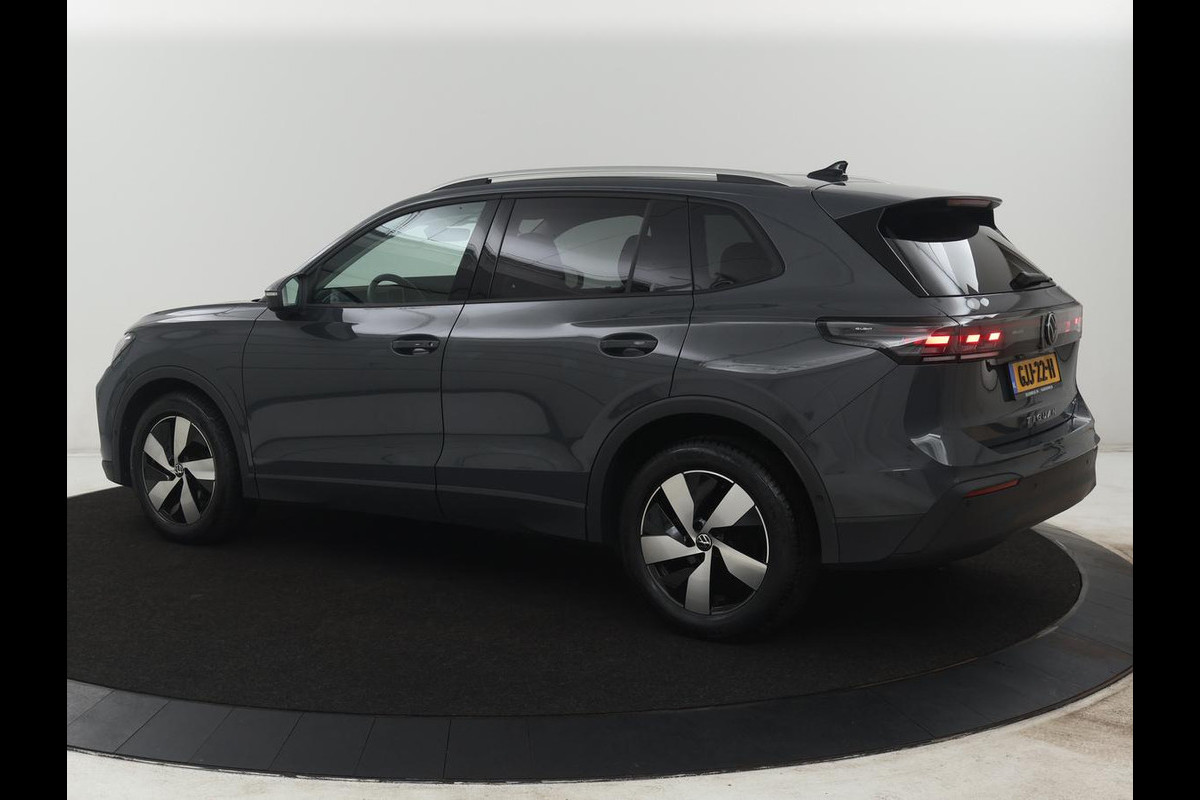 Volkswagen Tiguan 1.5 eTSI Life Edition | Half leder | Adaptive cruise | Head-up | Stuur/stoelverwarming | Camera | Park assist | Harman/Kardon | Sfeerverlichting | Carplay