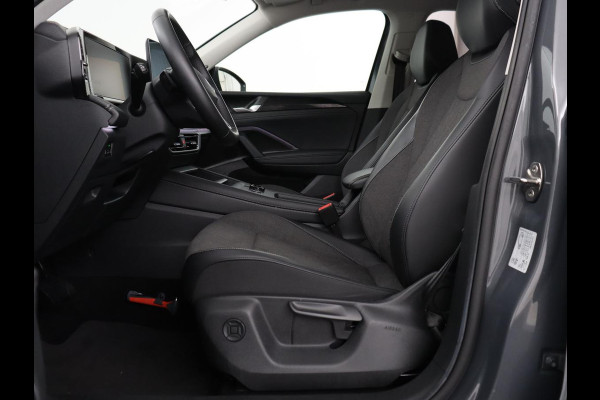 Volkswagen Tiguan 1.5 eTSI Life Edition | Half leder | Adaptive cruise | Head-up | Stuur/stoelverwarming | Camera | Park assist | Harman/Kardon | Sfeerverlichting | Carplay