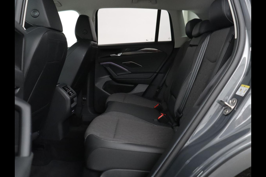 Volkswagen Tiguan 1.5 eTSI Life Edition | Half leder | Adaptive cruise | Head-up | Stuur/stoelverwarming | Camera | Park assist | Harman/Kardon | Sfeerverlichting | Carplay