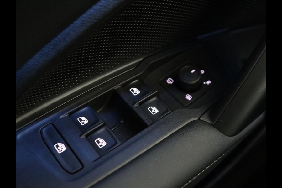 Volkswagen Tiguan 1.5 eTSI Life Edition | Half leder | Adaptive cruise | Head-up | Stuur/stoelverwarming | Camera | Park assist | Harman/Kardon | Sfeerverlichting | Carplay