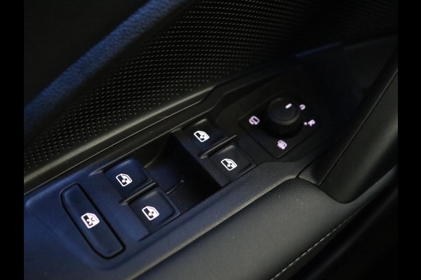 Volkswagen Tiguan 1.5 eTSI Life Edition | Half leder | Adaptive cruise | Head-up | Stuur/stoelverwarming | Camera | Park assist | Harman/Kardon | Sfeerverlichting | Carplay