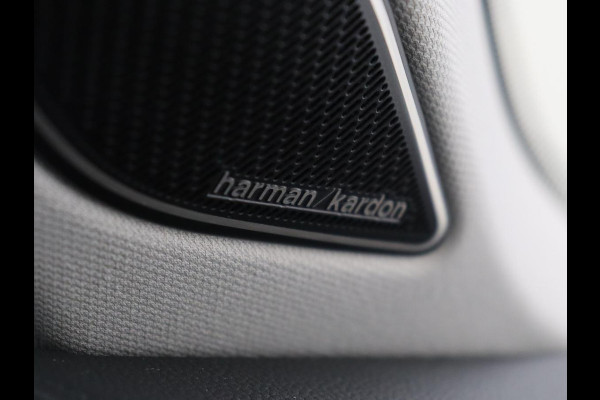 Volkswagen Tiguan 1.5 eTSI Life Edition | Half leder | Adaptive cruise | Head-up | Stuur/stoelverwarming | Camera | Park assist | Harman/Kardon | Sfeerverlichting | Carplay