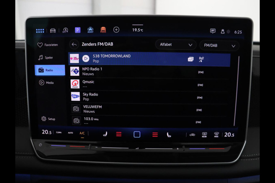 Volkswagen Tiguan 1.5 eTSI Life Edition | Half leder | Adaptive cruise | Head-up | Stuur/stoelverwarming | Camera | Park assist | Harman/Kardon | Sfeerverlichting | Carplay