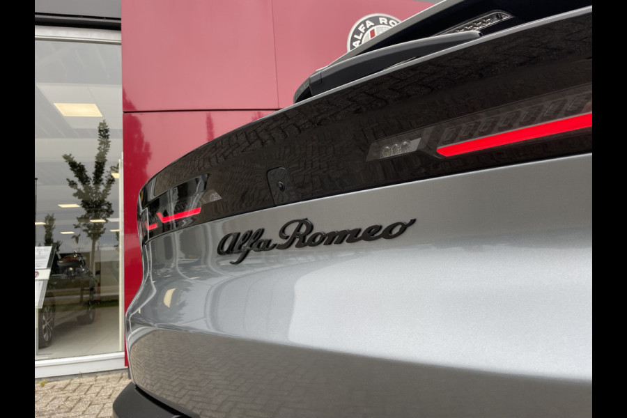 Alfa Romeo junior 1.2 Turbo Ibrida Speciale | Stoelverwarming | Massagefunctie | Camera