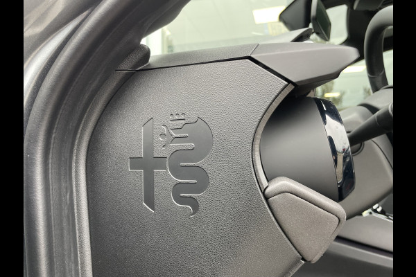 Alfa Romeo junior 1.2 Turbo Ibrida Speciale | Stoelverwarming | Massagefunctie | Camera