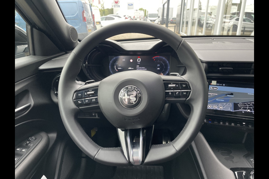 Alfa Romeo junior 1.2 Turbo Ibrida Speciale | Stoelverwarming | Massagefunctie | Camera