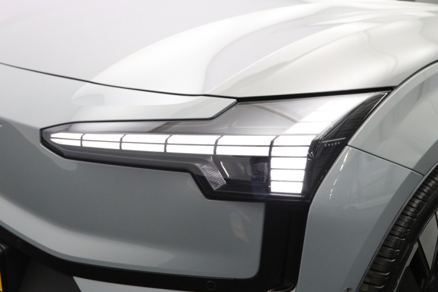Volvo EX30 Twin Motor 428 PK Performance Ultra 69 kWh, SOH 95 %, Adap. Cruise Control, 360° Camera, Harman/Kardon