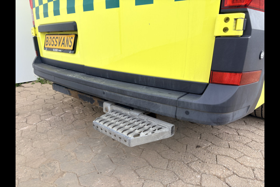 Volkswagen Crafter 2.0 TDI 177PK Ambulance L3H3 Automaat Ziekenwagen Rettungswagen ACC Motorverwarming 230v Camper