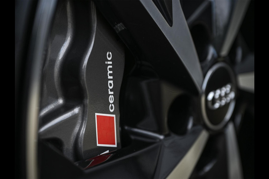 Audi R8 5.2 performance quattro | Audi Exclusive | Ceramic | B&O | Carbon Exterieur | Alcantara Hemel | Carbon Interieur | Laser | Camera | Memory Seat | Keyless Entry | Magnetic Ride | Dynamic Steering |