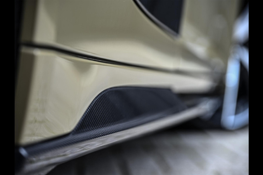 Audi R8 5.2 performance quattro | Audi Exclusive | Ceramic | B&O | Carbon Exterieur | Alcantara Hemel | Carbon Interieur | Laser | Camera | Memory Seat | Keyless Entry | Magnetic Ride | Dynamic Steering |