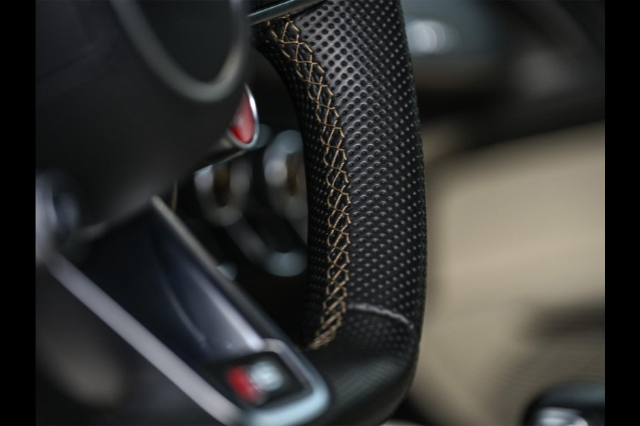 Audi R8 5.2 performance quattro | Audi Exclusive | Ceramic | B&O | Carbon Exterieur | Alcantara Hemel | Carbon Interieur | Laser | Camera | Memory Seat | Keyless Entry | Magnetic Ride | Dynamic Steering |
