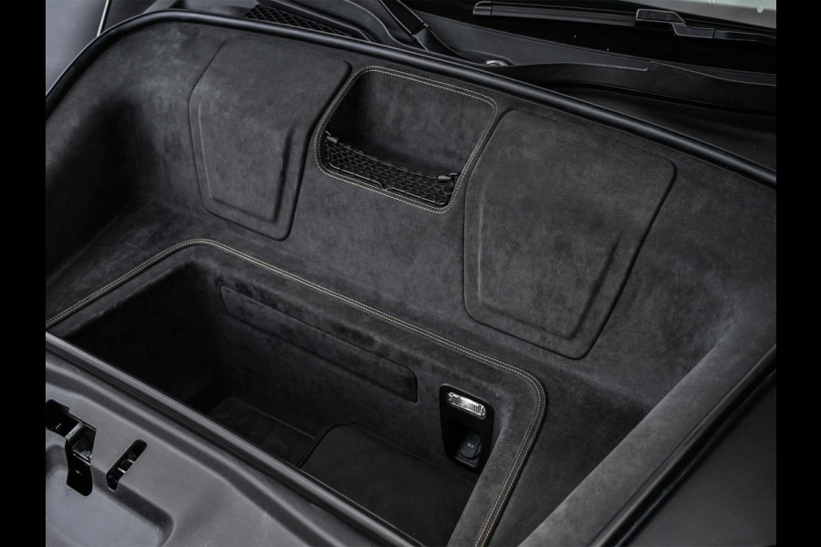 Audi R8 5.2 performance quattro | Audi Exclusive | Ceramic | B&O | Carbon Exterieur | Alcantara Hemel | Carbon Interieur | Laser | Camera | Memory Seat | Keyless Entry | Magnetic Ride | Dynamic Steering |