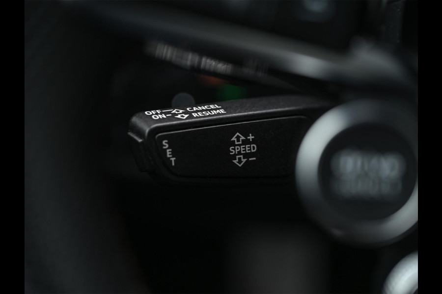 Audi R8 5.2 performance quattro | Audi Exclusive | Ceramic | B&O | Carbon Exterieur | Alcantara Hemel | Carbon Interieur | Laser | Camera | Memory Seat | Keyless Entry | Magnetic Ride | Dynamic Steering |
