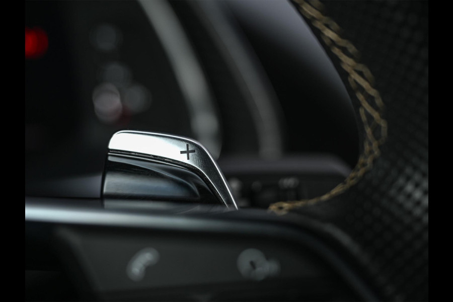Audi R8 5.2 performance quattro | Audi Exclusive | Ceramic | B&O | Carbon Exterieur | Alcantara Hemel | Carbon Interieur | Laser | Camera | Memory Seat | Keyless Entry | Magnetic Ride | Dynamic Steering |