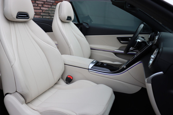 Mercedes-Benz CLE Cabriolet 180 AMG Line | Distronic | Airscarf | Memory | Keyless Go | Cabriocomfortpakket | Verwarmd Stuurwiel | Surround Camera | Augmented Reality |