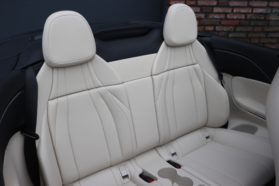 Mercedes-Benz CLE Cabriolet 180 AMG Line | Distronic | Airscarf | Memory | Keyless Go | Cabriocomfortpakket | Verwarmd Stuurwiel | Surround Camera | Augmented Reality |