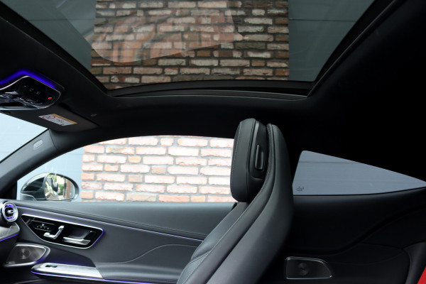 Mercedes-Benz CLE Coupé 300 e AMG Line | Distronic | Memory | Burmester | Panoramadak | Keyless Go | Digital Light | Nightpakket | HUD | Surround Camera | Verwarmd Stuurwiel |