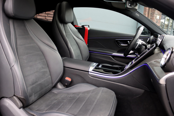 Mercedes-Benz CLE Coupé 300 e AMG Line | Distronic | Memory | Burmester | Panoramadak | Keyless Go | Digital Light | Nightpakket | HUD | Surround Camera | Verwarmd Stuurwiel |