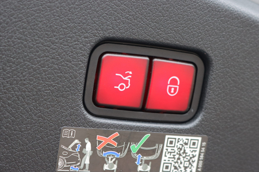 Mercedes-Benz CLE Coupé 300 e AMG Line | Distronic | Memory | Burmester | Panoramadak | Keyless Go | Digital Light | Nightpakket | HUD | Surround Camera | Verwarmd Stuurwiel |