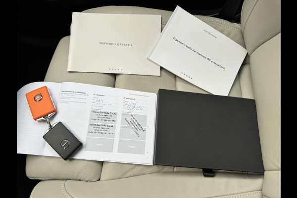 Volvo XC40 1.5 T4 Plug-in hybrid Ultimate Bright | SOH: nnb | Pano | H&K | Full LED | Addaptive CC| 360 Cam | Beige Leder | Elektr. Achterklep | 19 Inch LM |