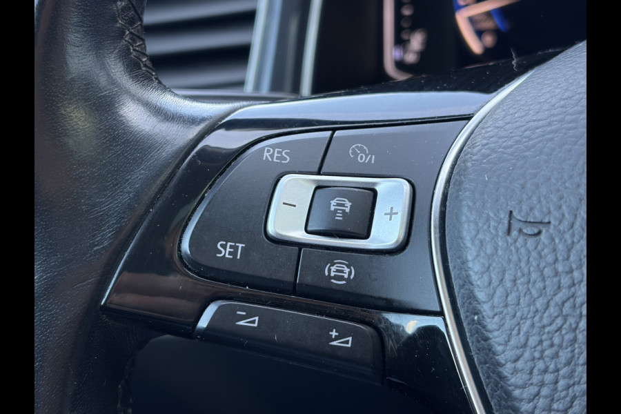 Volkswagen T-Roc 1.5 TSI Sport Pano Carplay Adapt.Cruise Digi-Dash Pdc Led Orig.NL!