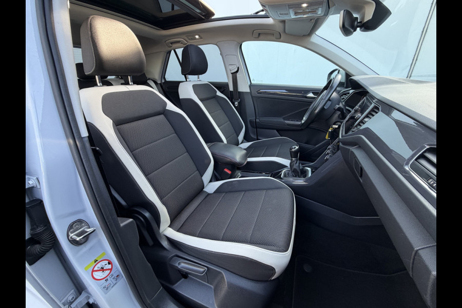 Volkswagen T-Roc 1.5 TSI Sport Pano Carplay Adapt.Cruise Digi-Dash Pdc Led Orig.NL!