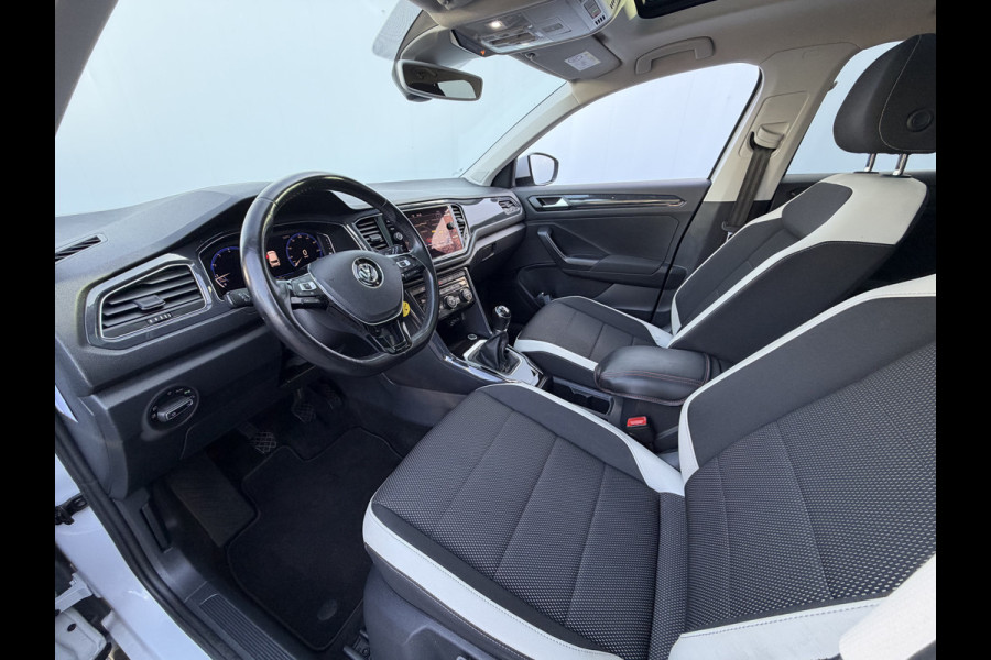 Volkswagen T-Roc 1.5 TSI Sport Pano Carplay Adapt.Cruise Digi-Dash Pdc Led Orig.NL!