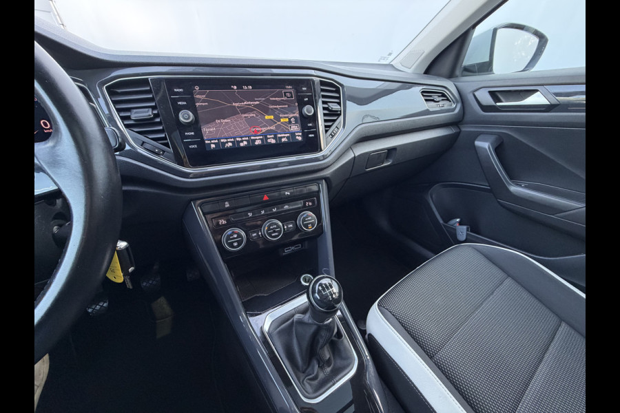 Volkswagen T-Roc 1.5 TSI Sport Pano Carplay Adapt.Cruise Digi-Dash Pdc Led Orig.NL!