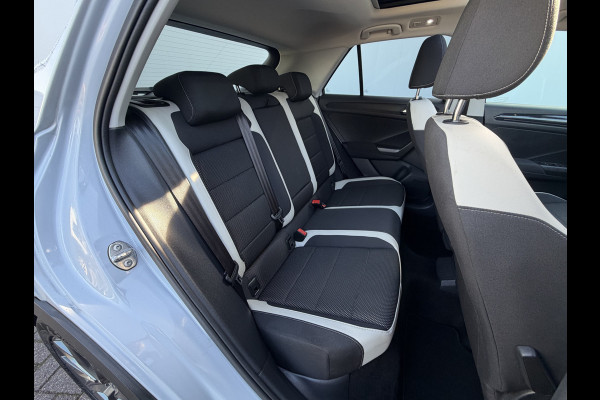 Volkswagen T-Roc 1.5 TSI Sport Pano Carplay Adapt.Cruise Digi-Dash Pdc Led Orig.NL!