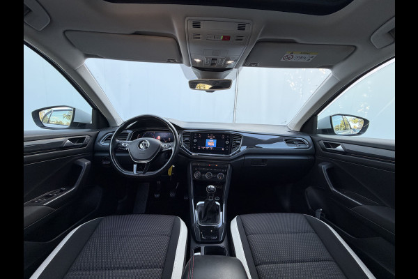 Volkswagen T-Roc 1.5 TSI Sport Pano Carplay Adapt.Cruise Digi-Dash Pdc Led Orig.NL!