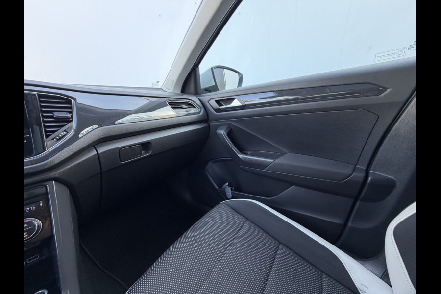 Volkswagen T-Roc 1.5 TSI Sport Pano Carplay Adapt.Cruise Digi-Dash Pdc Led Orig.NL!