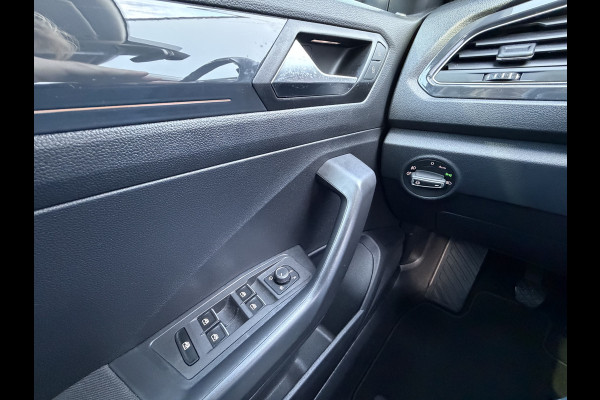 Volkswagen T-Roc 1.5 TSI Sport Pano Carplay Adapt.Cruise Digi-Dash Pdc Led Orig.NL!