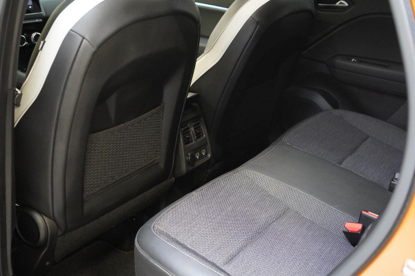 Renault Captur 1.6 E-Tech Plug-in Hybrid 160 Intens | SoH 87,48% | Stoelverwarming | Navigatie | Camera | Climate control | Trekhaak